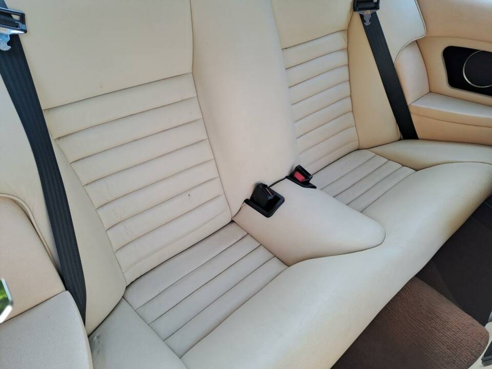 Image 24/40 of Jaguar XJ-S 3.6 (1987)