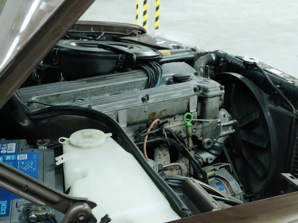 Bild 17/50 von Mercedes-Benz 280 SEL (1983)
