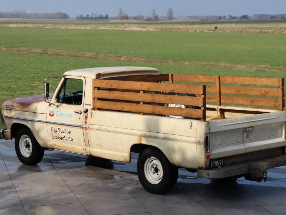 Image 18/52 of Ford F-100 (1967)