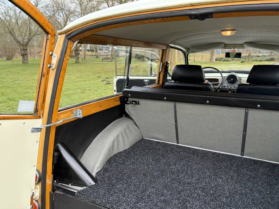 Bild 18/27 von Morris Minor 1000 Traveller (1970)