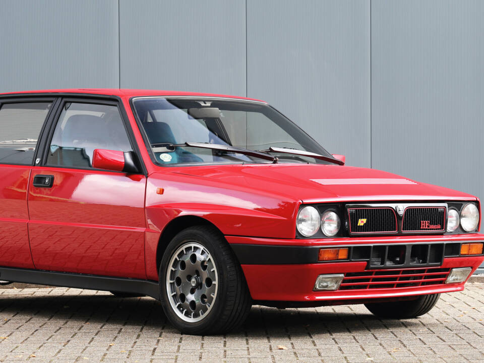 Image 9/41 of Lancia Delta HF Integrale (1989)