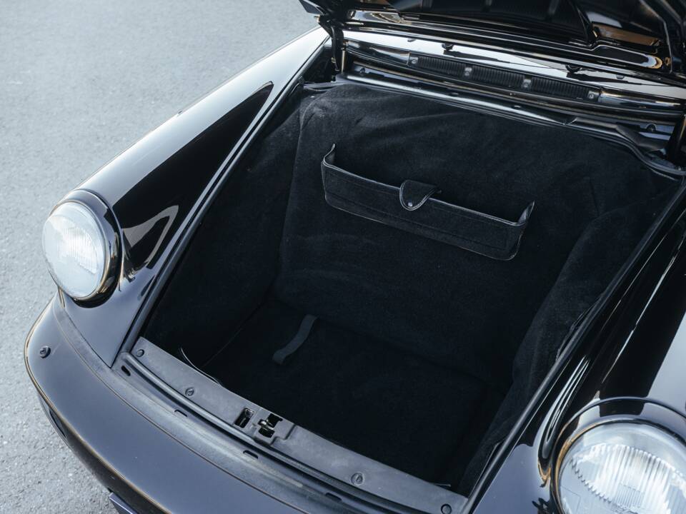 Bild 36/39 von Porsche 911 Carrera 4 (1993)