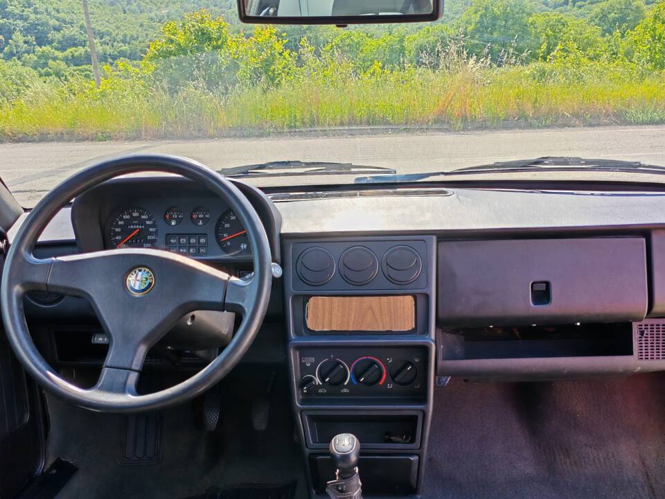 Bild 19/31 von Alfa Romeo 33 - 1.3 S (1989)