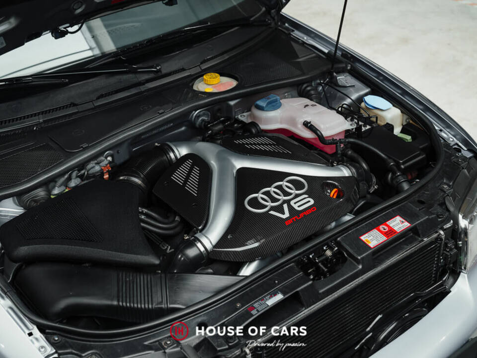 Image 12/25 de Audi RS4 Avant (2001)