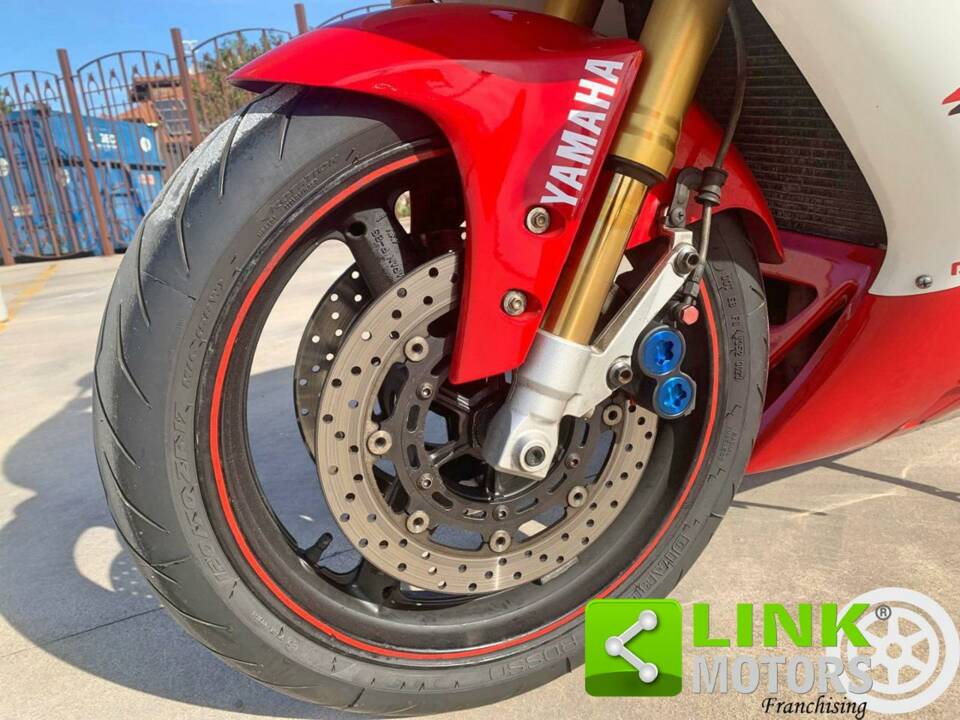 Immagine 4/10 di Yamaha DUMMY (1999)