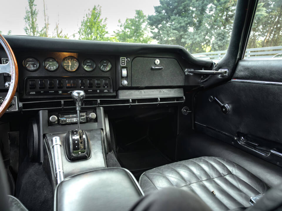 Image 15/20 of Jaguar E-Type (2+2) (1969)