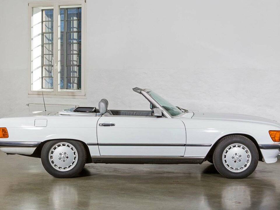 Image 8/27 de Mercedes-Benz 300 SL (1986)