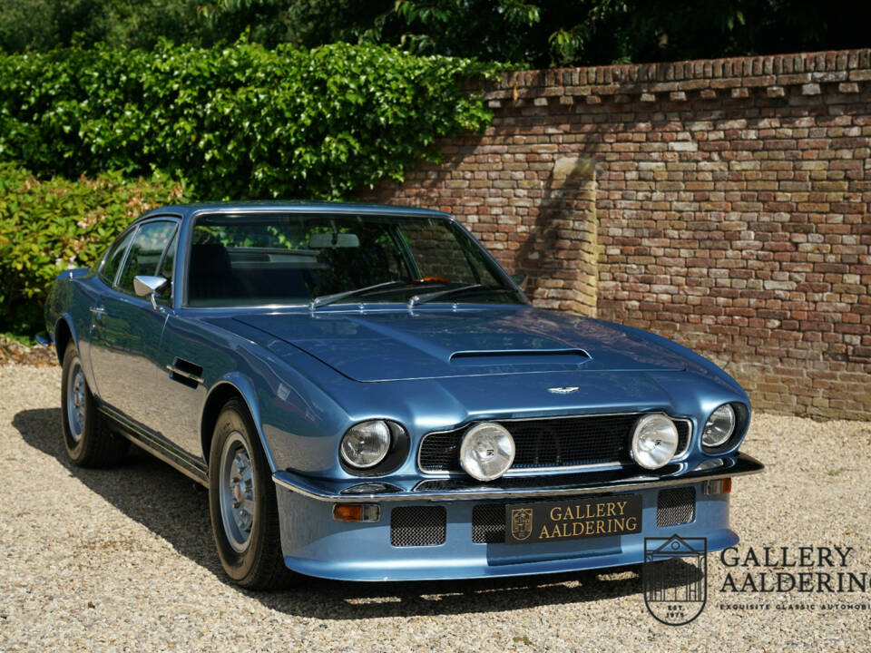 Image 23/50 of Aston Martin DBS V8 (1973)