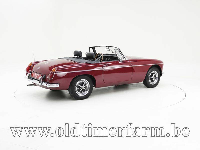 Image 2/15 of MG MGB (1974)