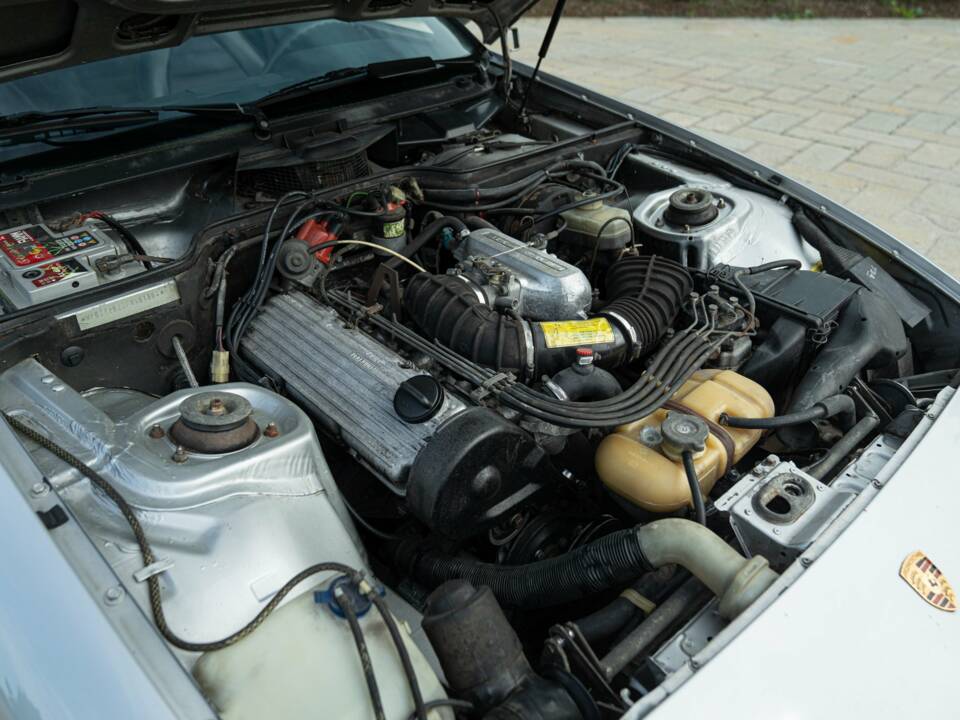 Bild 44/49 von Porsche 924 (1985)