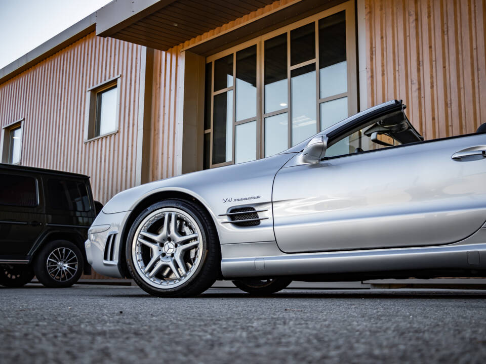 Image 10/50 of Mercedes-Benz SL 55 AMG (2006)