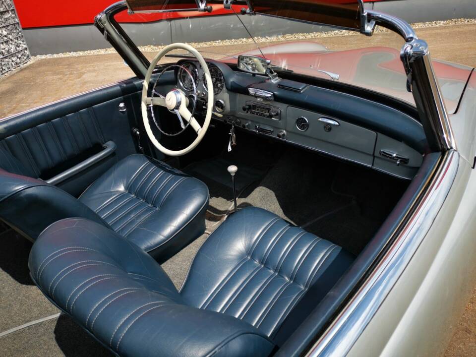 Image 3/9 of Mercedes-Benz 190 SL (1957)