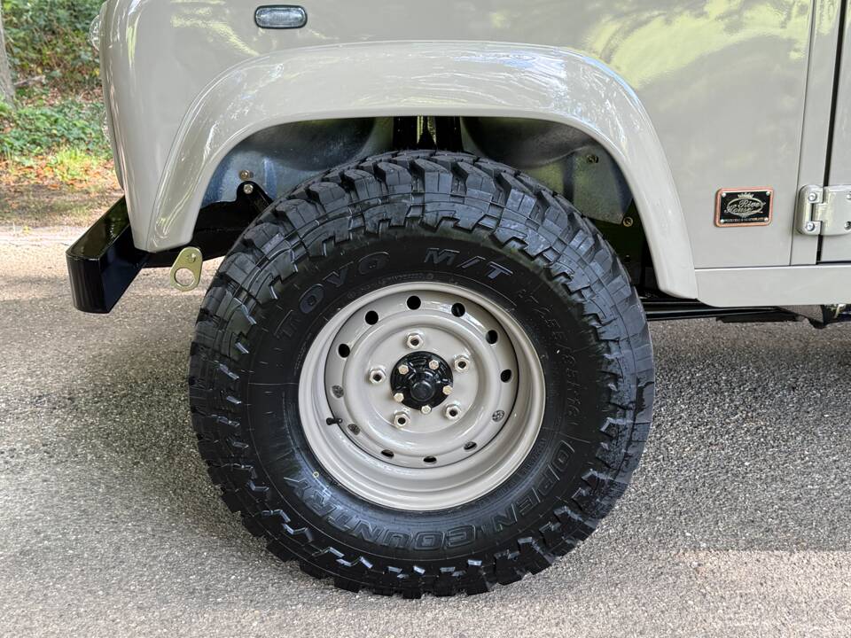 Bild 10/44 von Land Rover Defender 90 Td5 (1999)