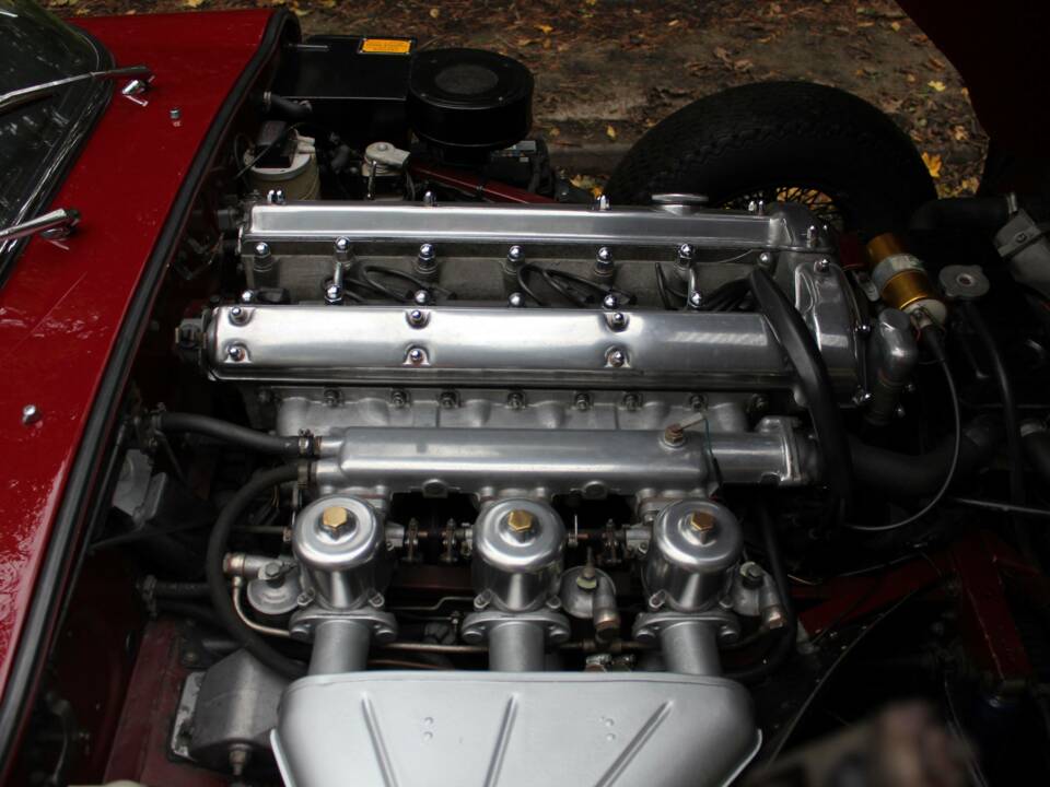 Afbeelding 16/18 van Jaguar E-Type (1967)