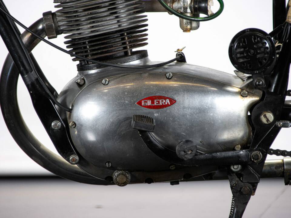 Bild 20/50 von Gilera 150 Sport (1951)