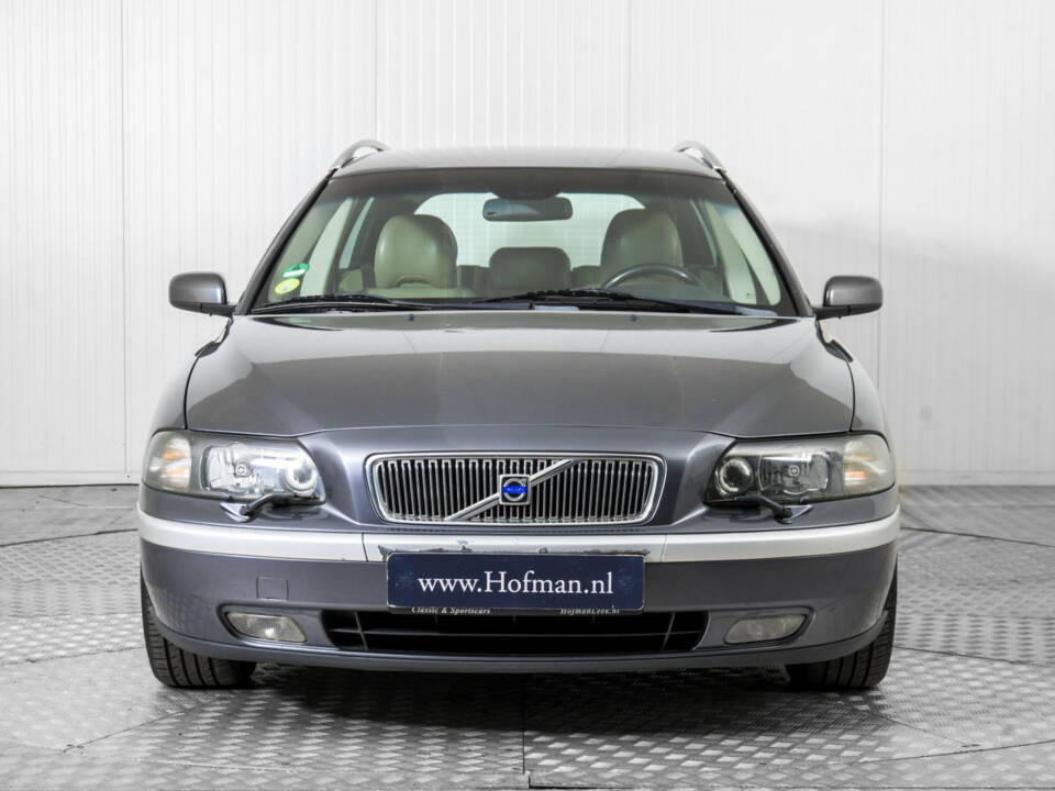 Bild 14/50 von Volvo V 70 2.5T (2003)