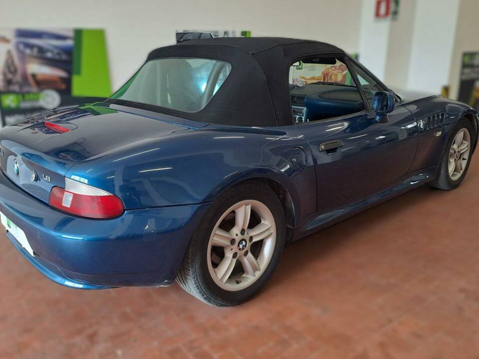 Immagine 2/22 di BMW Z3 1.9i (1999)