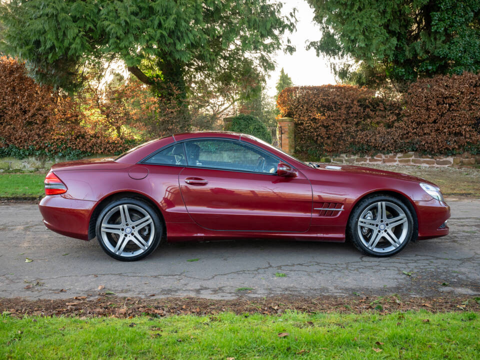 Image 6/10 of Mercedes-Benz SL 300 (2010)