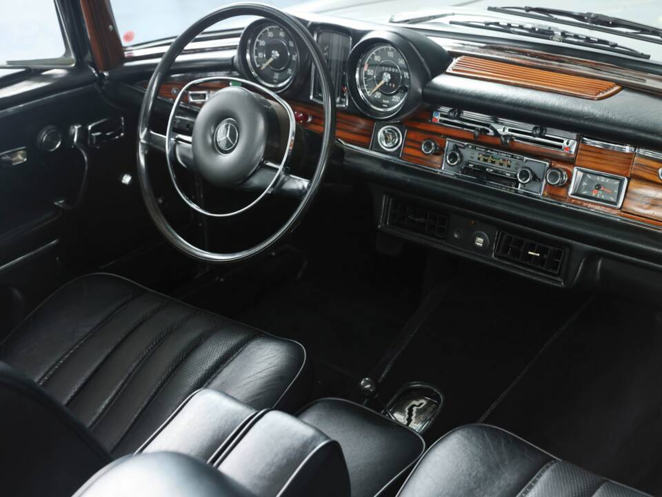 Image 35/48 of Mercedes-Benz 280 SE (1969)