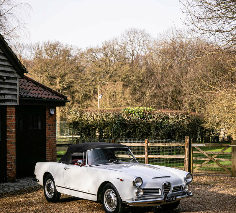 Image 43/50 of Alfa Romeo 2600 Spider (1963)