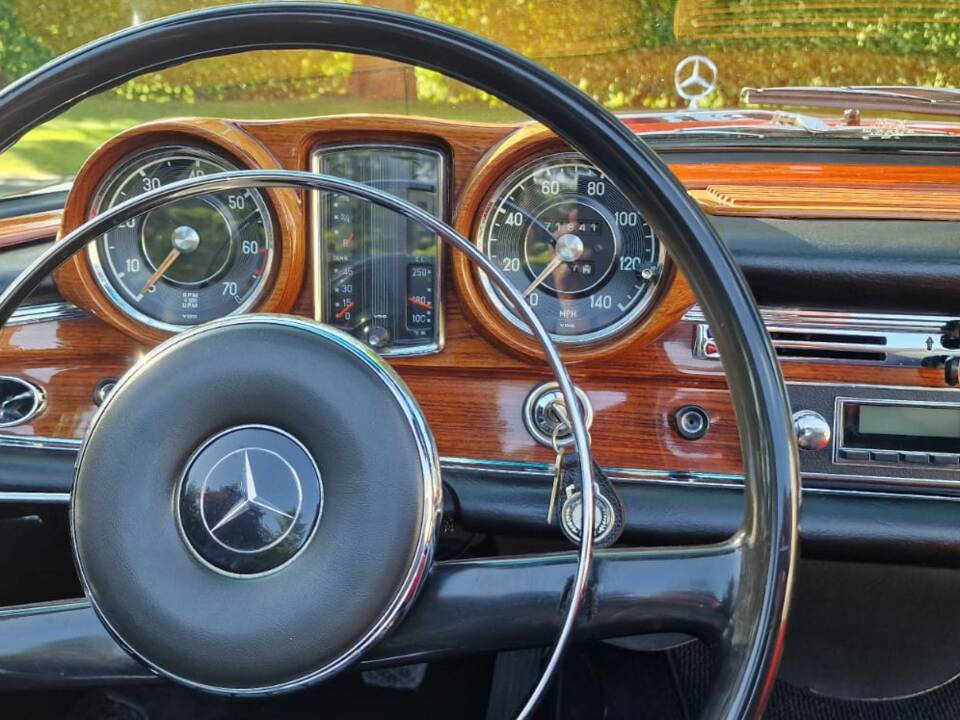 Image 7/44 of Mercedes-Benz 220 SE b (1962)