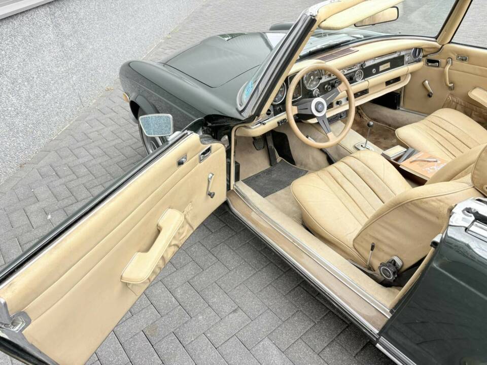 Image 21/50 de Mercedes-Benz 280 SL (1970)