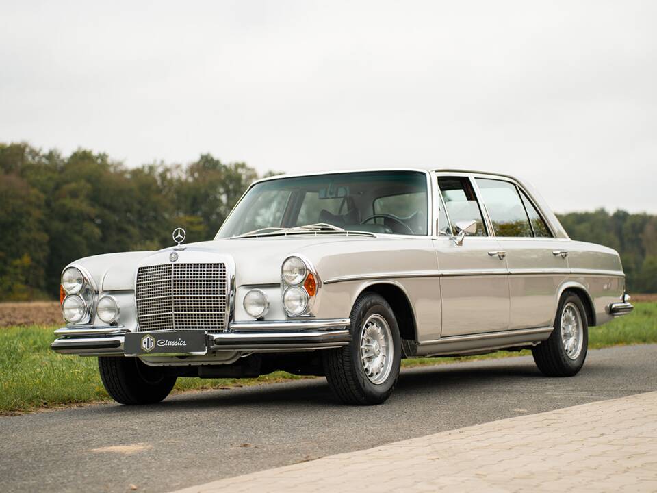 Image 3/50 of Mercedes-Benz 300 SEL 6.3 (1970)