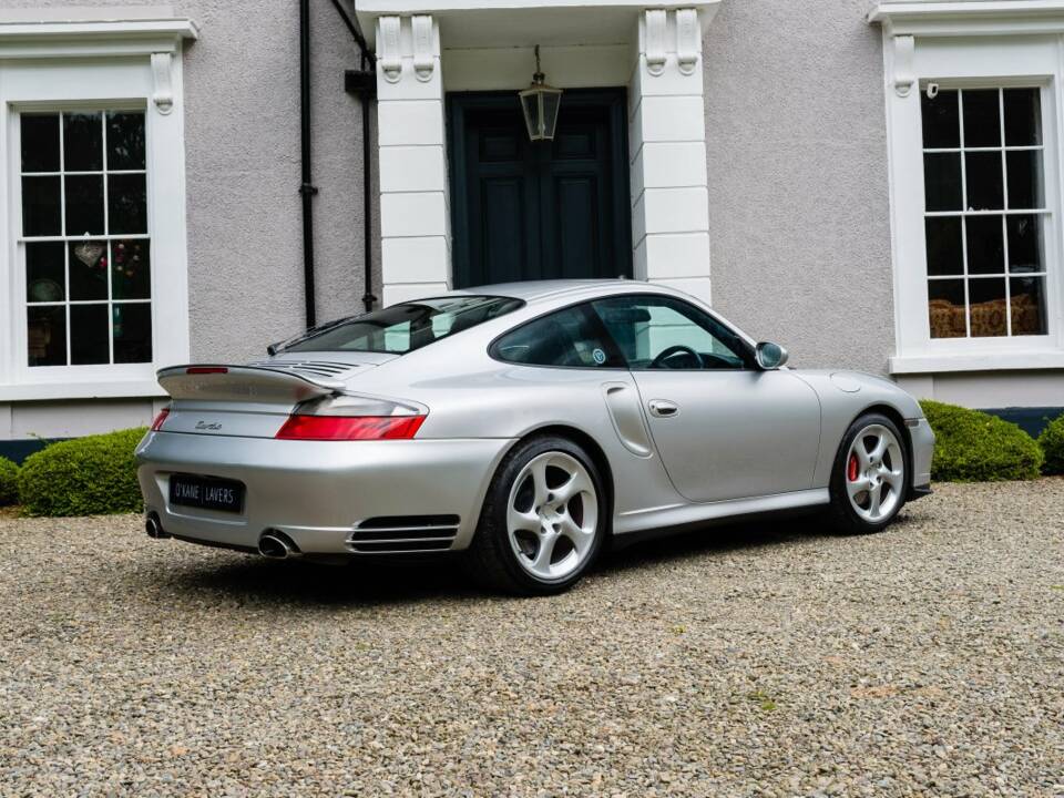 Immagine 7/50 di Porsche 911 Turbo (2001)