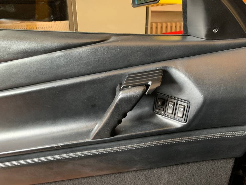 Bild 16/26 von Ferrari 348 TS (1992)