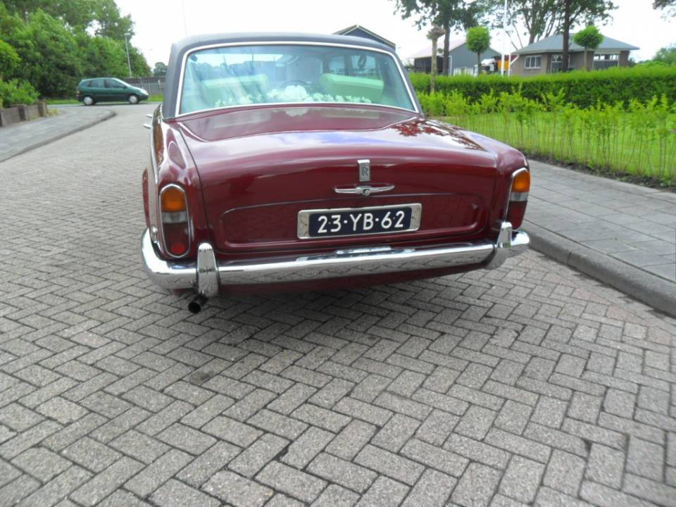 Image 7/20 of Rolls-Royce Silver Shadow I (1975)