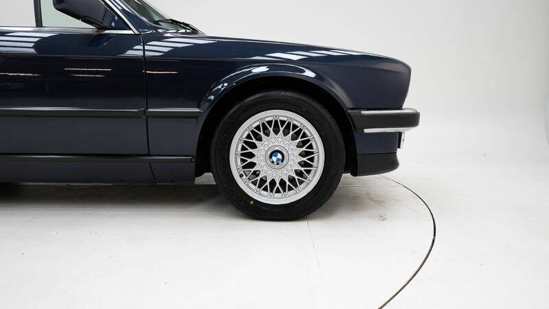 Immagine 10/15 di BMW 325i (1986)