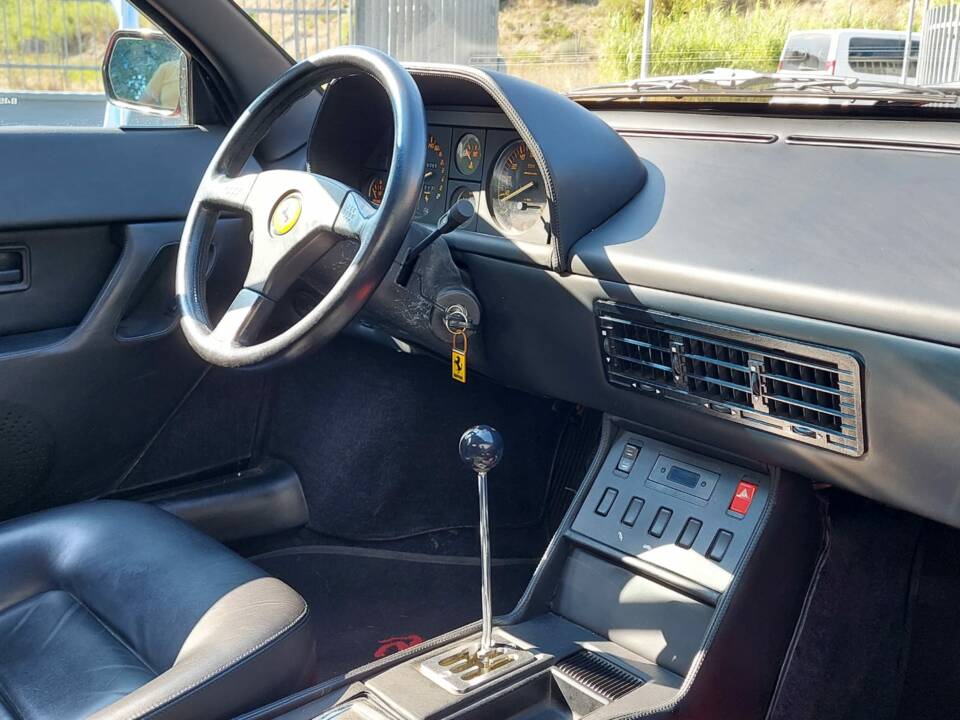 Bild 16/18 von Ferrari Mondial T (1990)