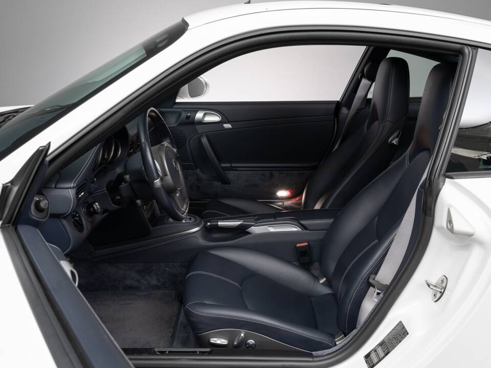 Image 22/40 of Porsche 911 Carrera 4 (2009)