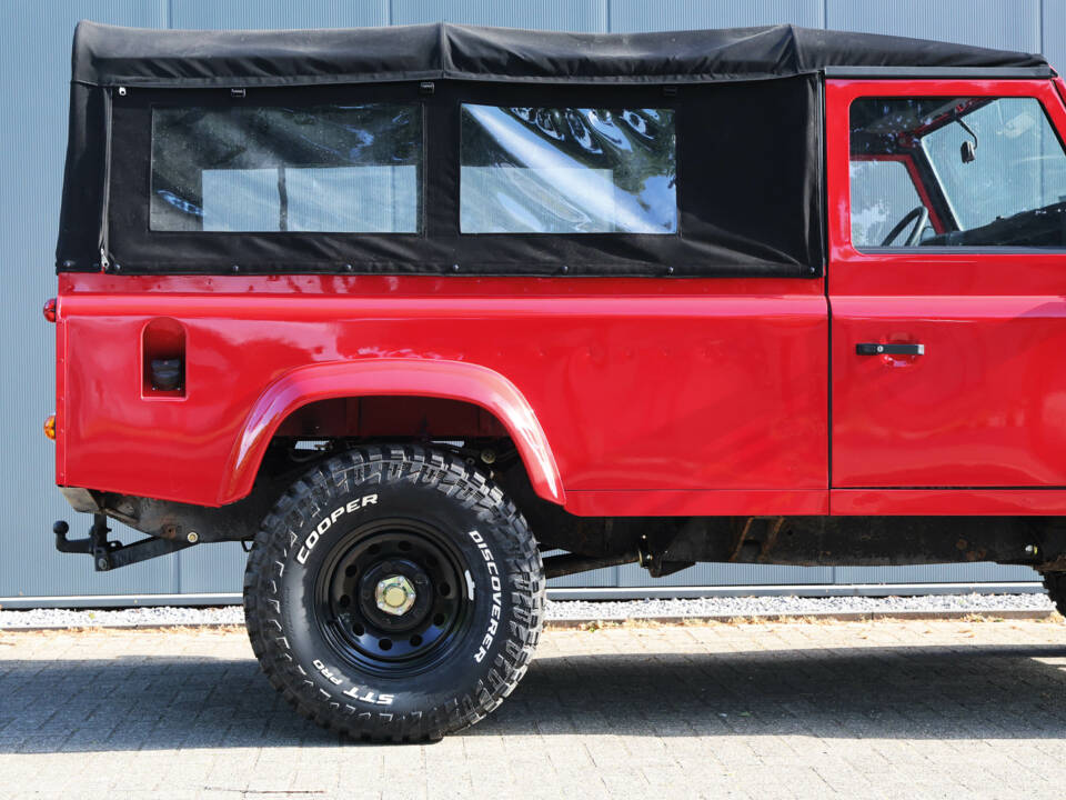 Image 7/38 of Land Rover 110 (1989)