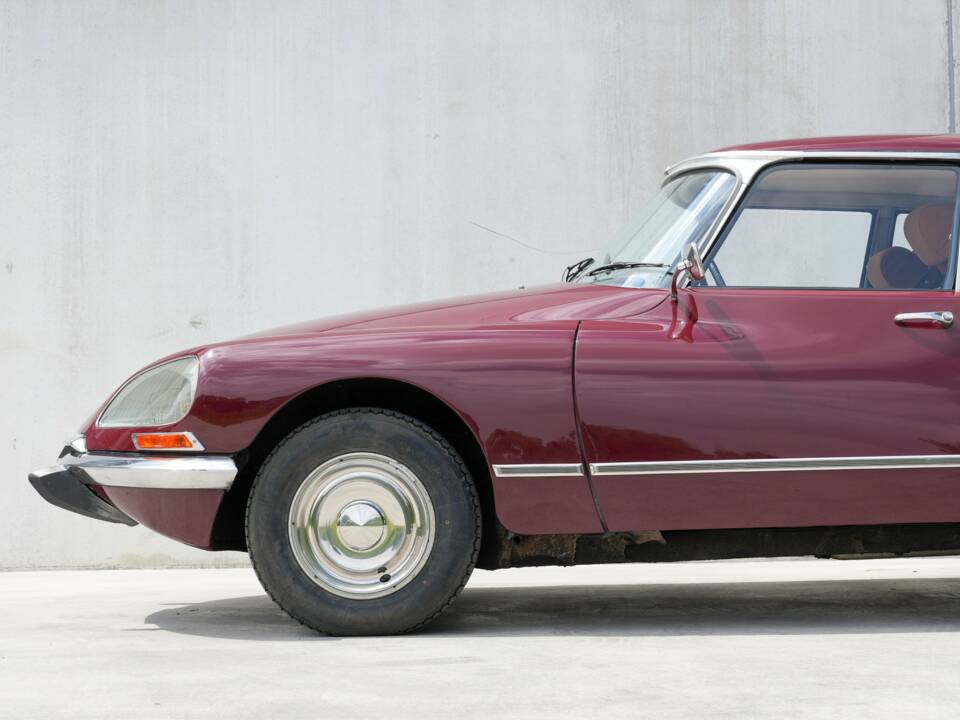Immagine 2/34 di Citroën ID 19 (1968)