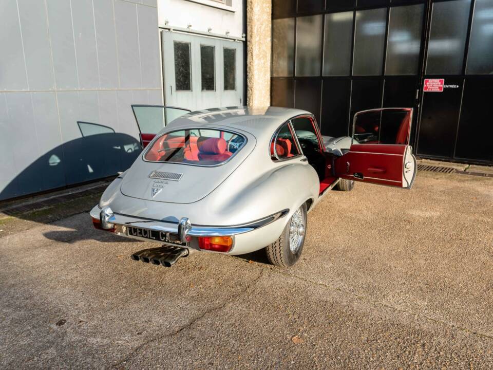 Bild 13/50 von Jaguar E-Type V12 (2+2) (1971)