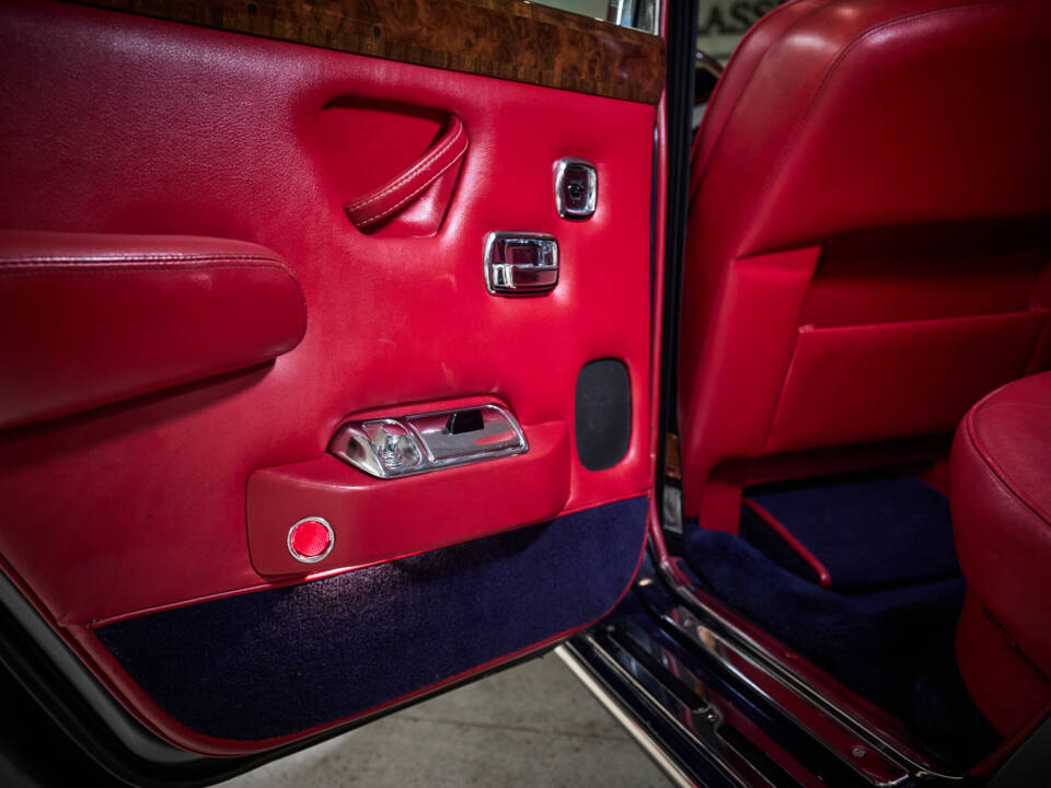 Image 75/100 de Rolls-Royce Silver Shadow II (1979)