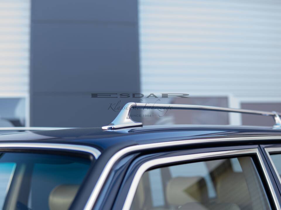 Bild 33/36 von Mercedes-Benz 280 TE (1981)