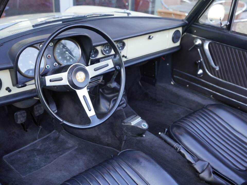 Image 3/50 de Alfa Romeo 1600 Spider Duetto (1967)
