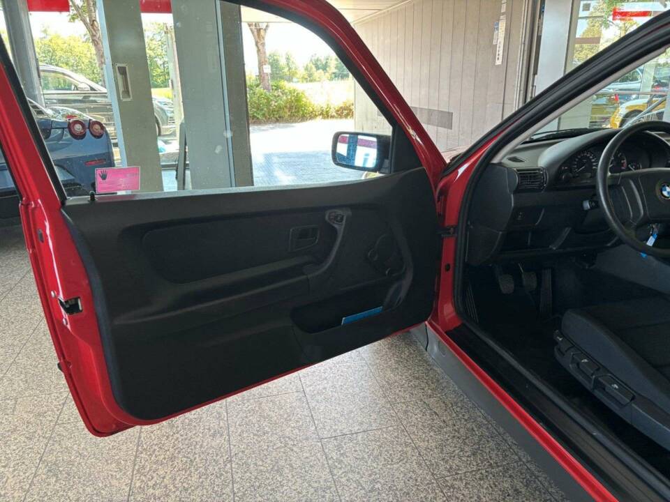 Image 10/21 of BMW 316i Compact (1994)
