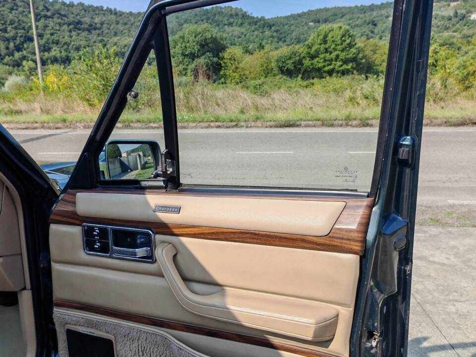 Immagine 25/37 di Jeep Cherokee (1991)