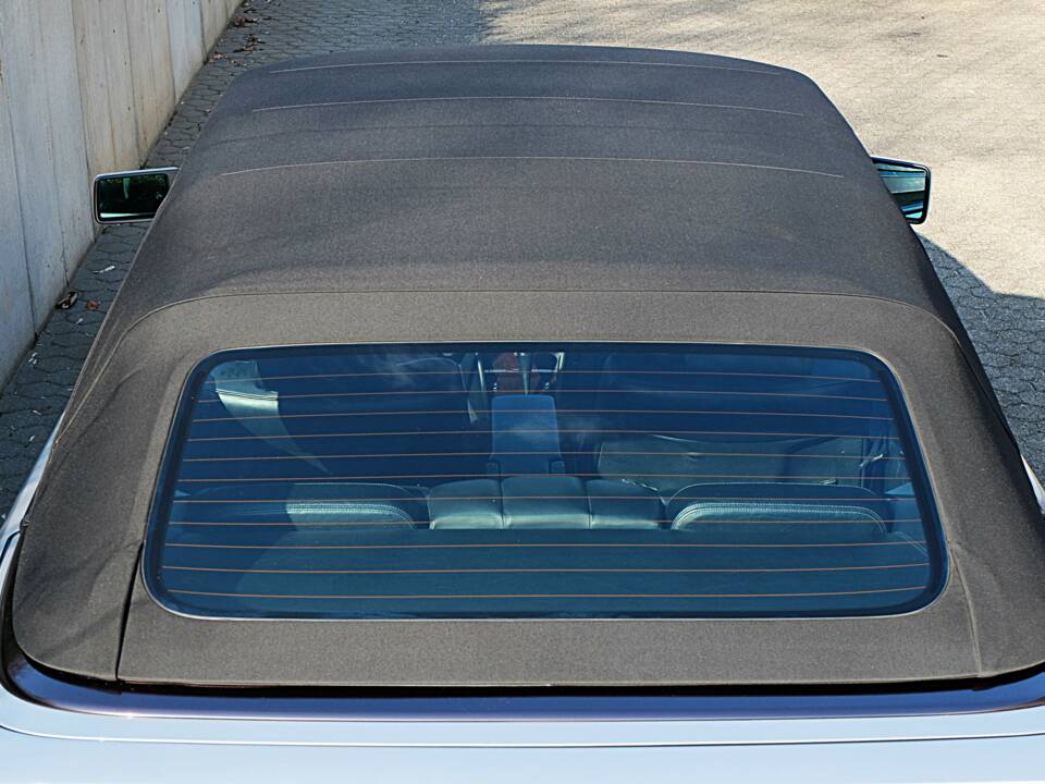 Image 73/74 of Mercedes-Benz E 320 (1997)