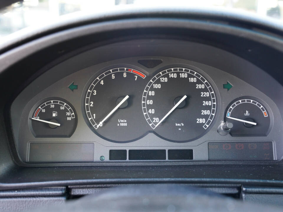 Image 36/50 of BMW 850Ci (1994)