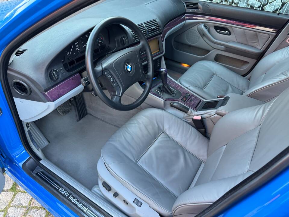 Image 26/100 of BMW 540i Touring (1998)