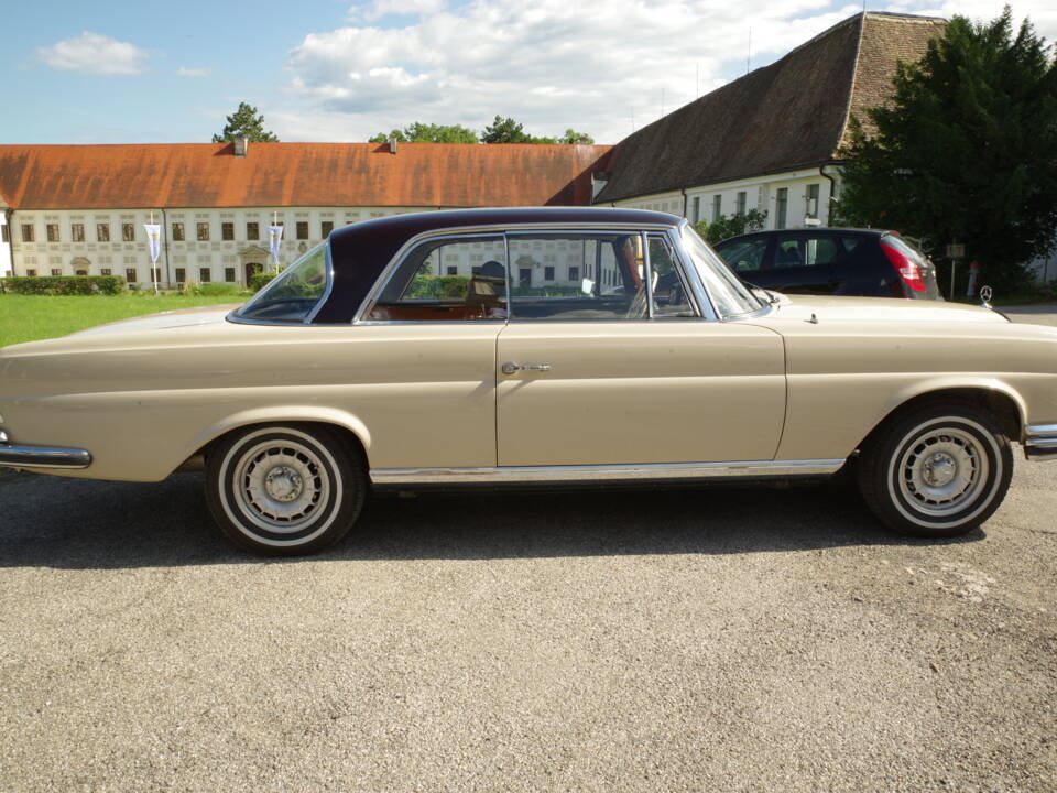 Image 11/73 de Mercedes-Benz 280 SE (1969)