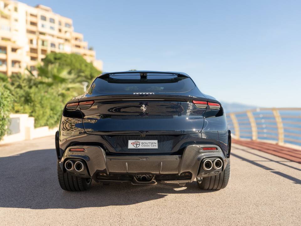 Image 2/21 of Ferrari Purosangue V12 (2025)