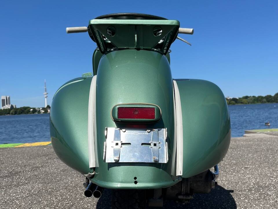 Immagine 17/32 di Piaggio Vespa 125 (1951)