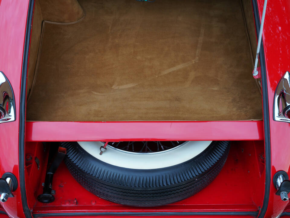 Image 17/50 of Jaguar XK 120 OTS (1954)