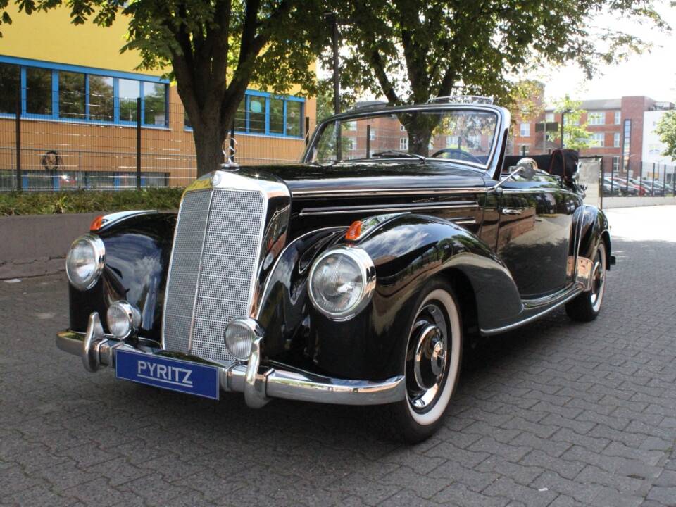 Image 4/29 of Mercedes-Benz 220 Cabriolet A (1955)