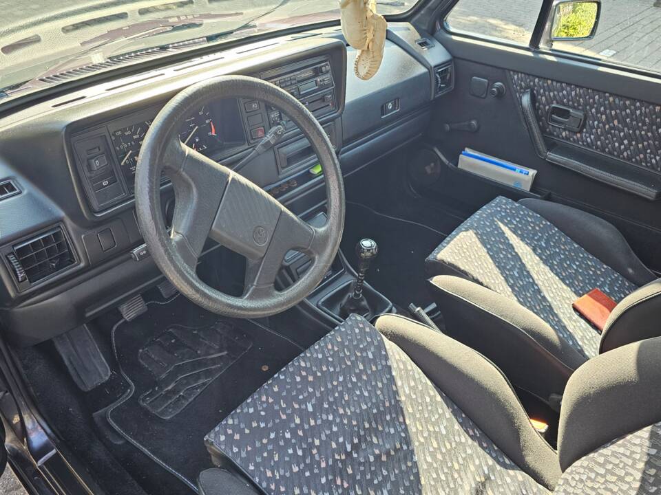 Image 10/14 of Volkswagen Golf Mk I Convertible 1.8 (1992)